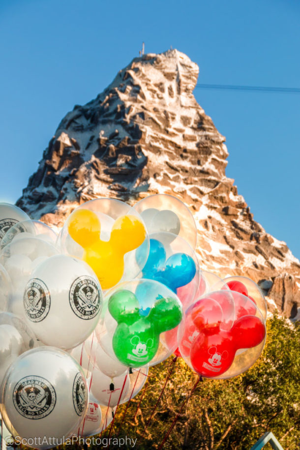 , Disneyland Photo Update – Electrical Lights Wink Out As Seasons Change