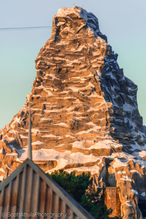 , Disneyland Photo Update – Electrical Lights Wink Out As Seasons Change