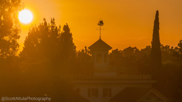 , Disneyland Photo Update – Electrical Lights Wink Out As Seasons Change