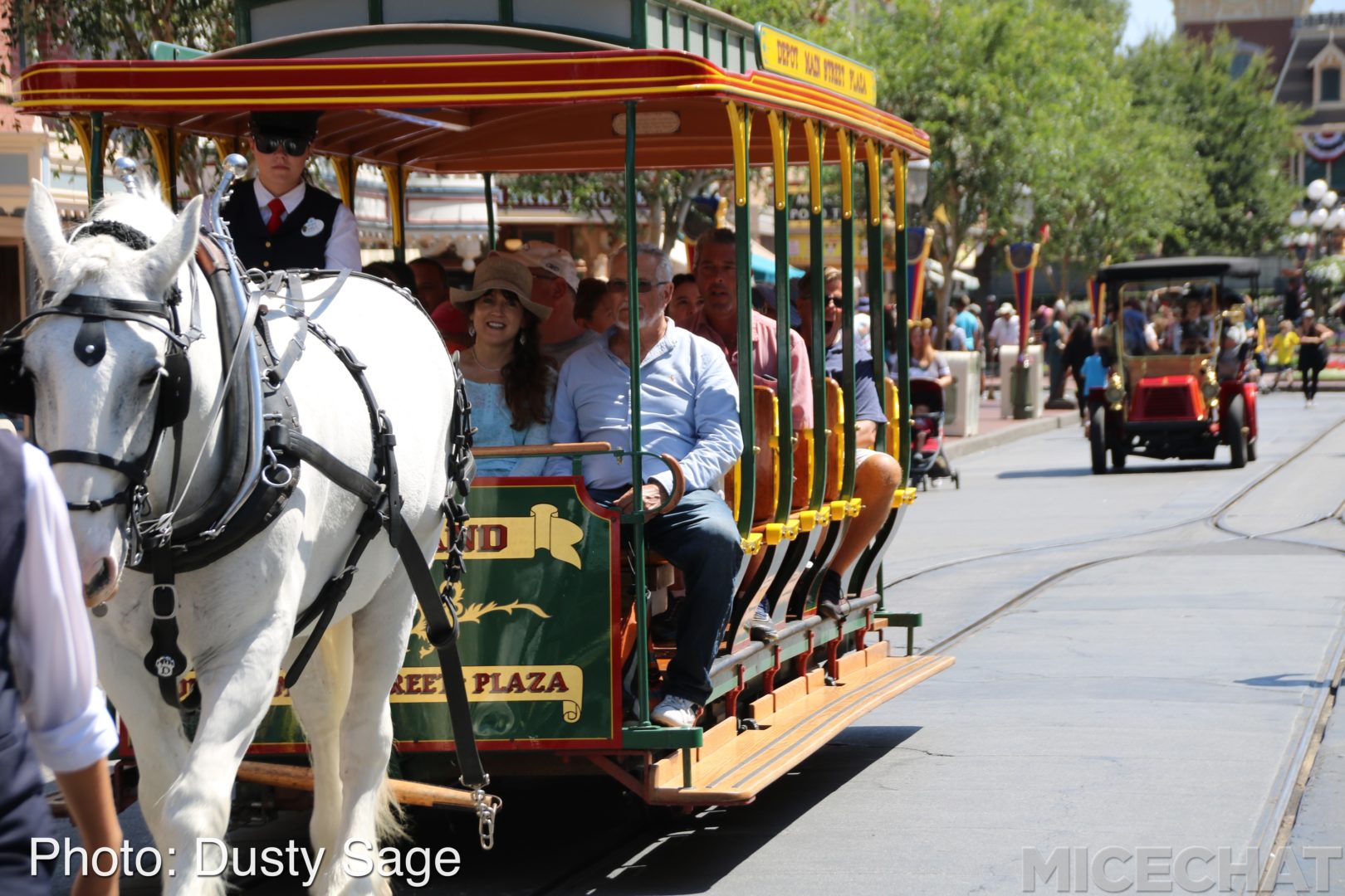 , Disneyland Photo Update – Electrical Lights Wink Out As Seasons Change