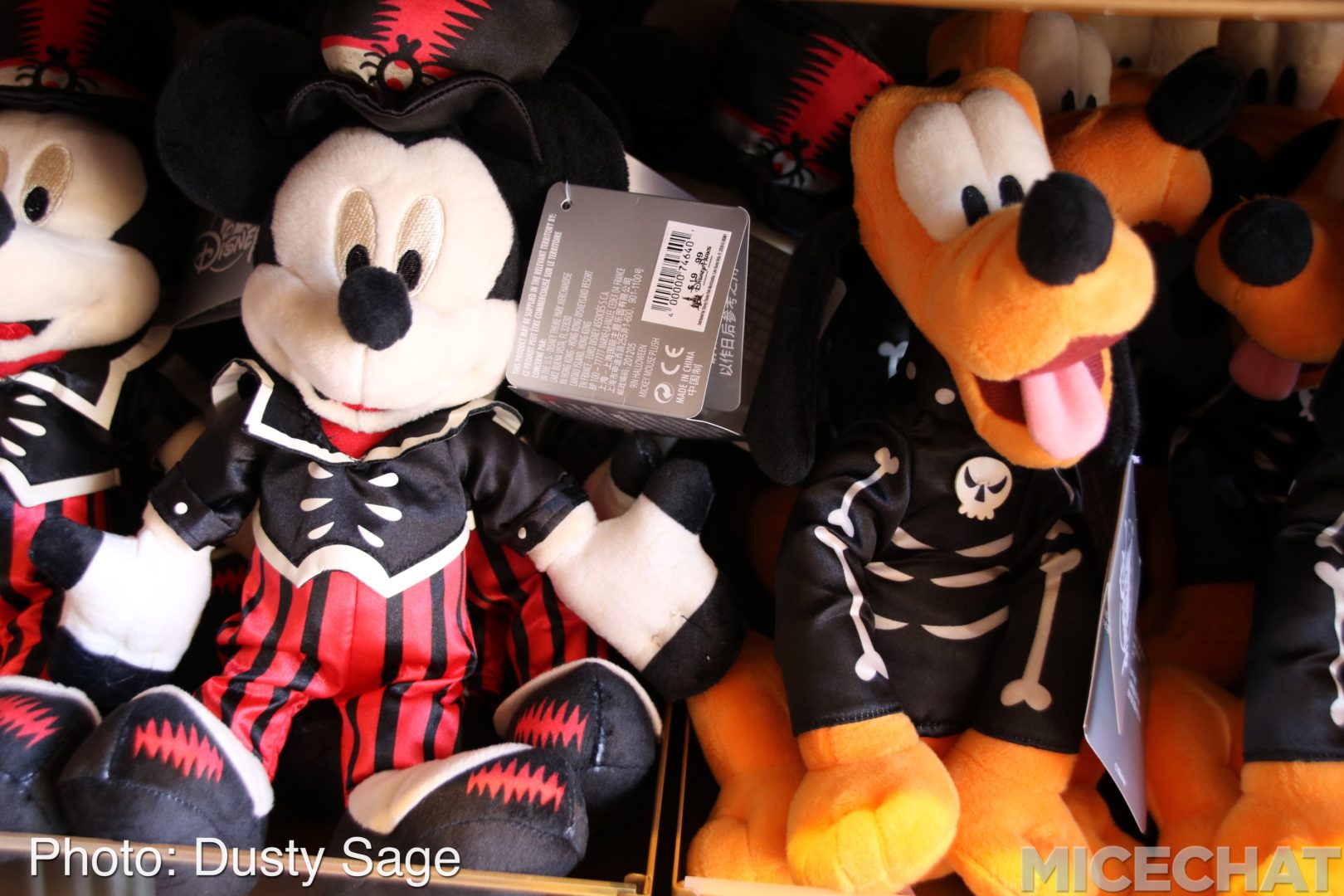 , Disneyland Photo Update – Electrical Lights Wink Out As Seasons Change