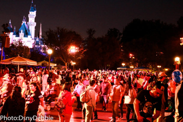 , Disneyland Photo Update &#8211; Halloween Time Crowd Surge