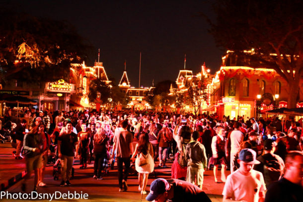 , Disneyland Photo Update &#8211; Halloween Time Crowd Surge