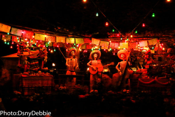 , Disneyland Photo Update &#8211; Halloween Time Crowd Surge