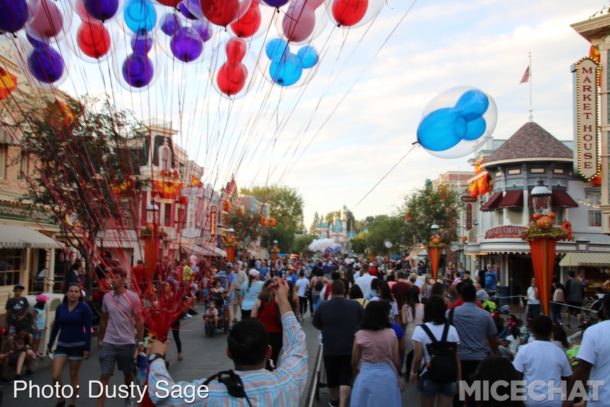 , Disneyland Photo Update – When Hinges Creak . . .