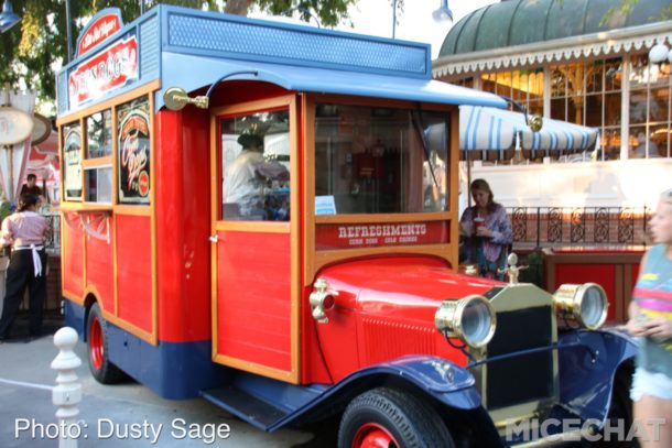 , Disneyland Photo Update &#8211; When Hinges Creak . . .