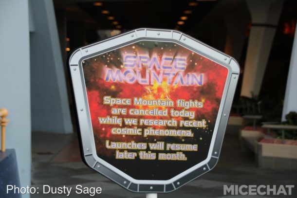 , Disneyland Photo Update – When Hinges Creak . . .