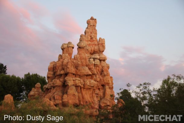 , Disneyland Photo Update – When Hinges Creak . . .