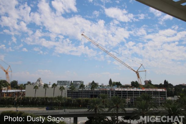 , Disneyland Photo Update – When Hinges Creak . . .