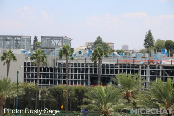 , Disneyland Photo Update – When Hinges Creak . . .