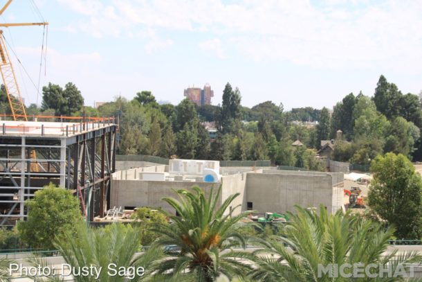 , Disneyland Photo Update – When Hinges Creak . . .