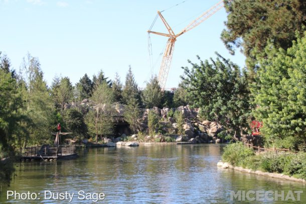 , Disneyland Photo Update – When Hinges Creak . . .