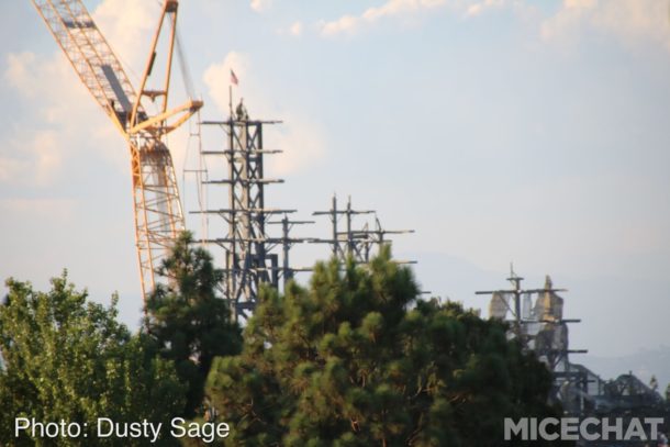 , Disneyland Photo Update – When Hinges Creak . . .