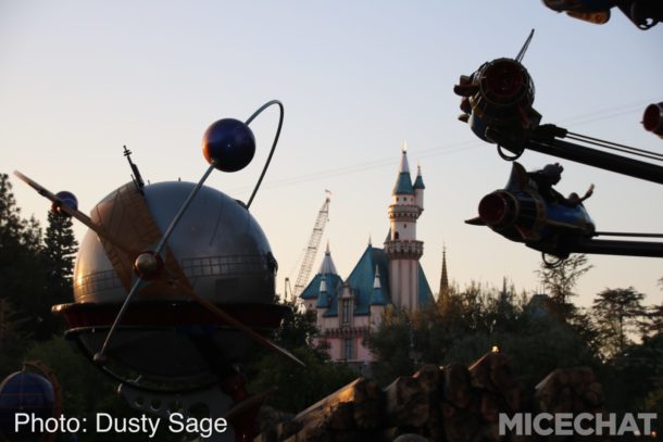 , Disneyland Photo Update &#8211; When Hinges Creak . . .