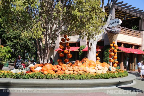 , Disneyland Resort Update – Star Wars, Halloween, and Talking Mickey