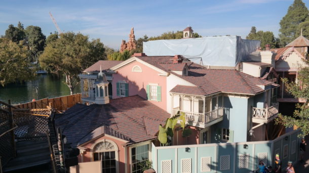 , Disneyland Photo Update: Halloween Crowd Crush & Splash in the Dark