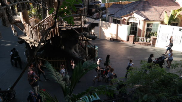 , Disneyland Photo Update: Halloween Crowd Crush & Splash in the Dark