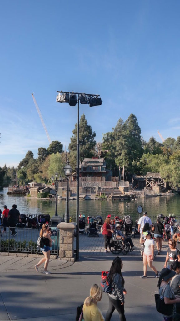 , Disneyland Photo Update: Halloween Crowd Crush & Splash in the Dark