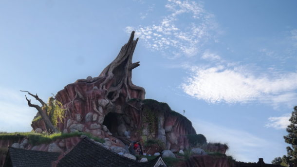 , Disneyland Photo Update: Halloween Crowd Crush & Splash in the Dark
