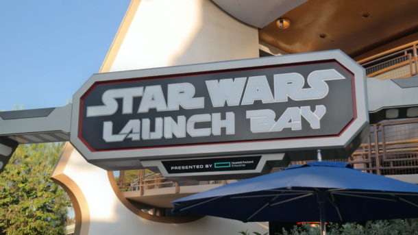 , Disneyland Photo Update: Halloween Crowd Crush & Splash in the Dark