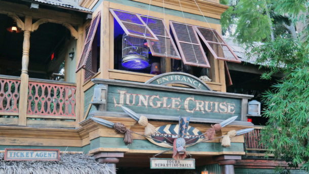 , Disneyland Photo Update: Halloween Crowd Crush & Splash in the Dark