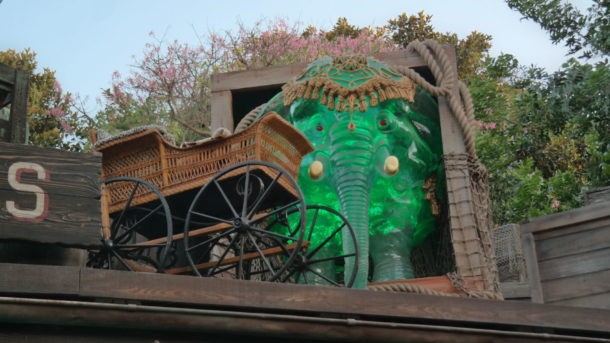 , Disneyland Photo Update: Halloween Crowd Crush & Splash in the Dark