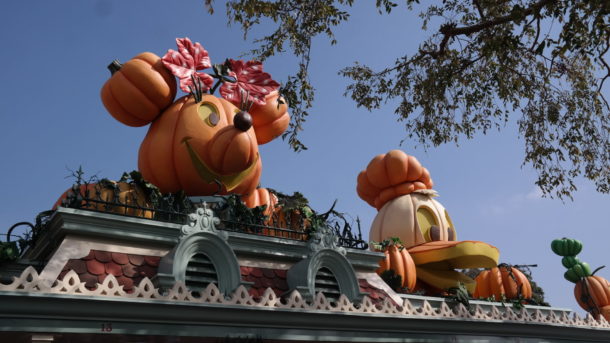 , Disneyland Photo Update: Halloween Crowd Crush & Splash in the Dark