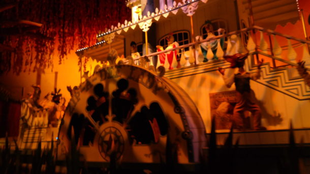 , Disneyland Photo Update: Halloween Crowd Crush & Splash in the Dark