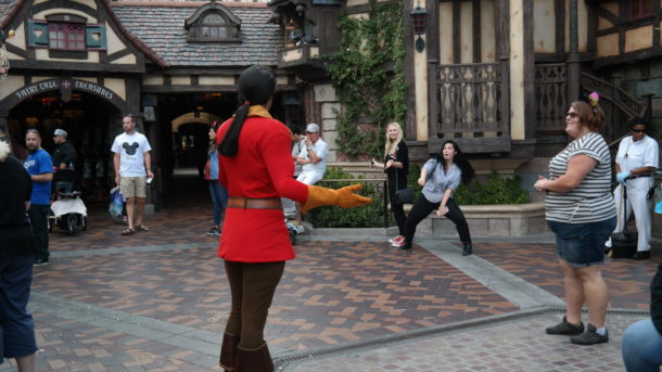 , Disneyland Photo Update: Halloween Crowd Crush & Splash in the Dark