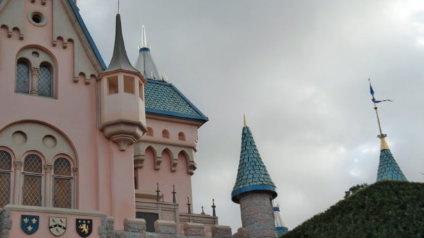, Disneyland Photo Update: Halloween Crowd Crush & Splash in the Dark