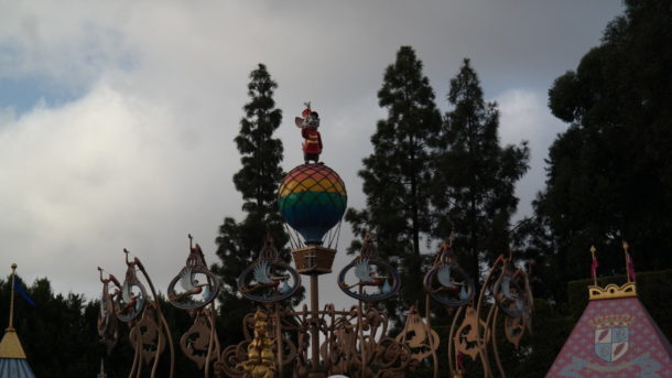 , Disneyland Photo Update: Halloween Crowd Crush &#038; Splash in the Dark