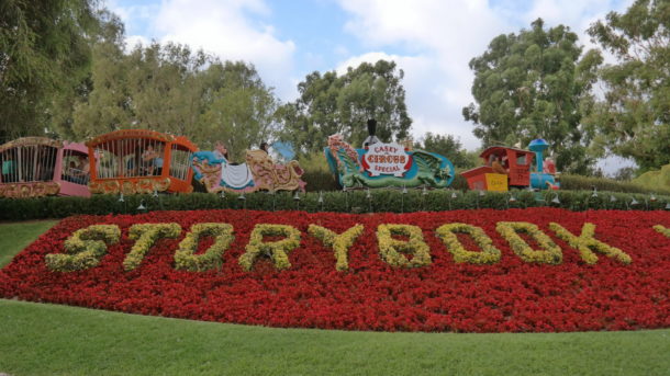 , Disneyland Photo Update: Halloween Crowd Crush & Splash in the Dark