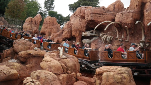, Disneyland Photo Update: Halloween Crowd Crush & Splash in the Dark