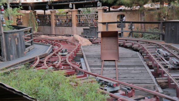 , Disneyland Photo Update: Halloween Crowd Crush &#038; Splash in the Dark