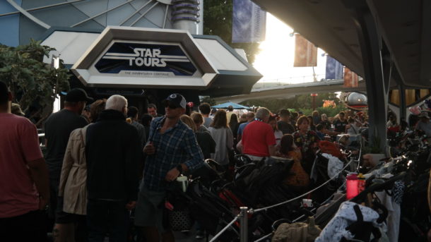 , Disneyland Photo Update: Halloween Crowd Crush & Splash in the Dark