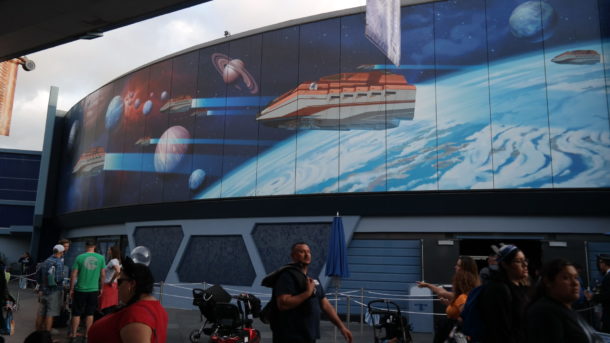 , Disneyland Photo Update: Halloween Crowd Crush & Splash in the Dark