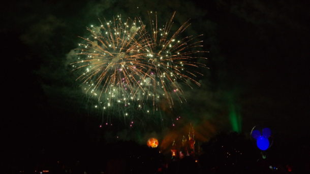 , Disneyland Photo Update: Halloween Crowd Crush & Splash in the Dark