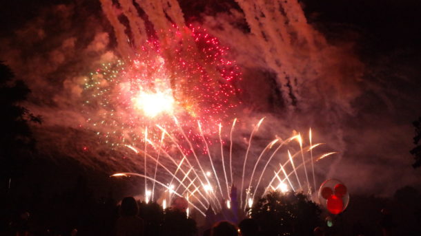 , Disneyland Photo Update: Halloween Crowd Crush & Splash in the Dark