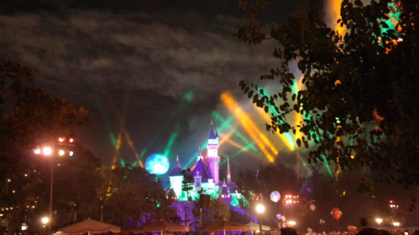 , Disneyland Photo Update: Halloween Crowd Crush & Splash in the Dark
