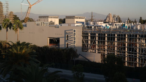 , Disneyland Photo Update: Halloween Crowd Crush & Splash in the Dark