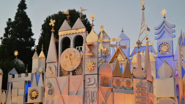, Disneyland Photo Update: Halloween Crowd Crush & Splash in the Dark