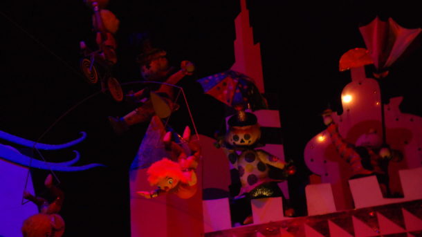 , Disneyland Photo Update: Halloween Crowd Crush & Splash in the Dark