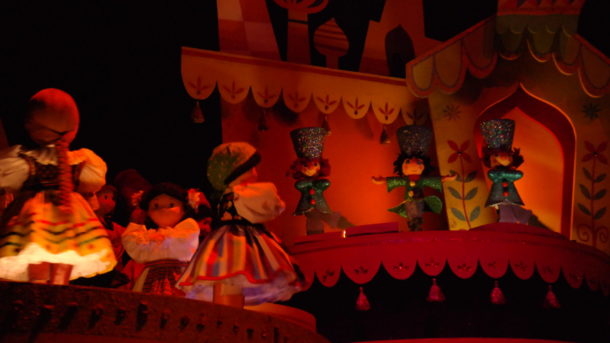 , Disneyland Photo Update: Halloween Crowd Crush & Splash in the Dark