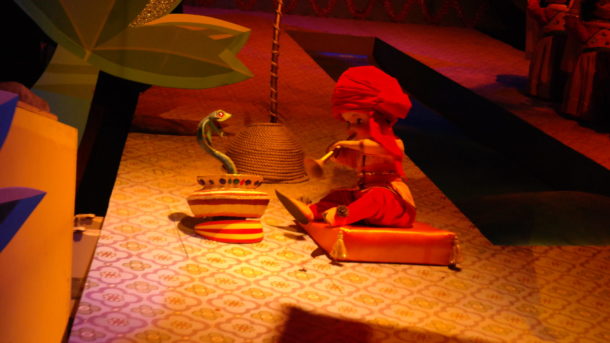 , Disneyland Photo Update: Halloween Crowd Crush & Splash in the Dark