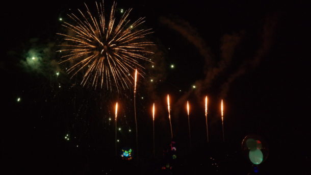 , Disneyland Photo Update: Halloween Crowd Crush & Splash in the Dark
