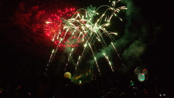 , Disneyland Photo Update: Halloween Crowd Crush & Splash in the Dark