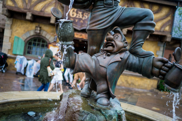 , Dateline Disney World – Rain Soaked Magic Kingdom News