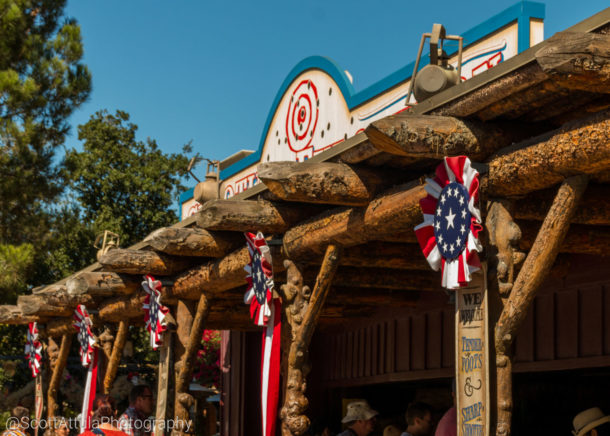 , Disneyland Photo Update: Halloween Crowd Crush & Splash in the Dark