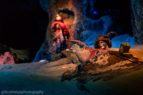 , Disneyland Photo Update: Halloween Crowd Crush & Splash in the Dark