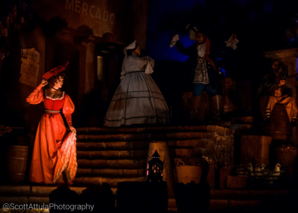 , Disneyland Photo Update: Halloween Crowd Crush & Splash in the Dark